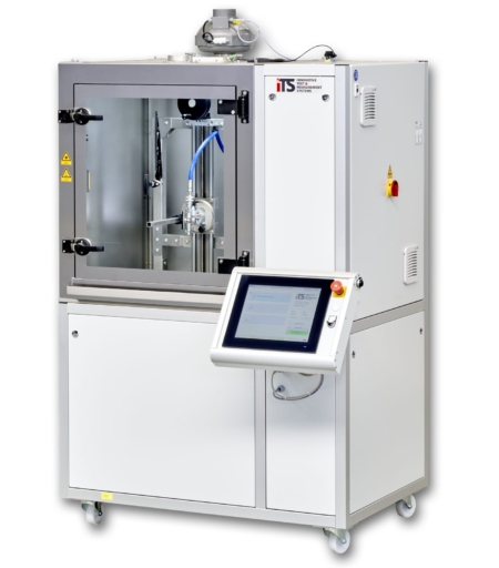 Druckwasserstrahlkammer DWT 500 von iTS mit Touchpanel und Blick in den Prüfraum
