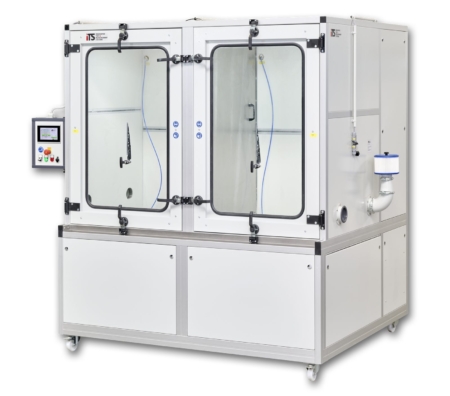Staubkammer SK 2000D/QD mit geschlossenen Türen, Bedienpanel und Filter der Unterdruckeinrichtung